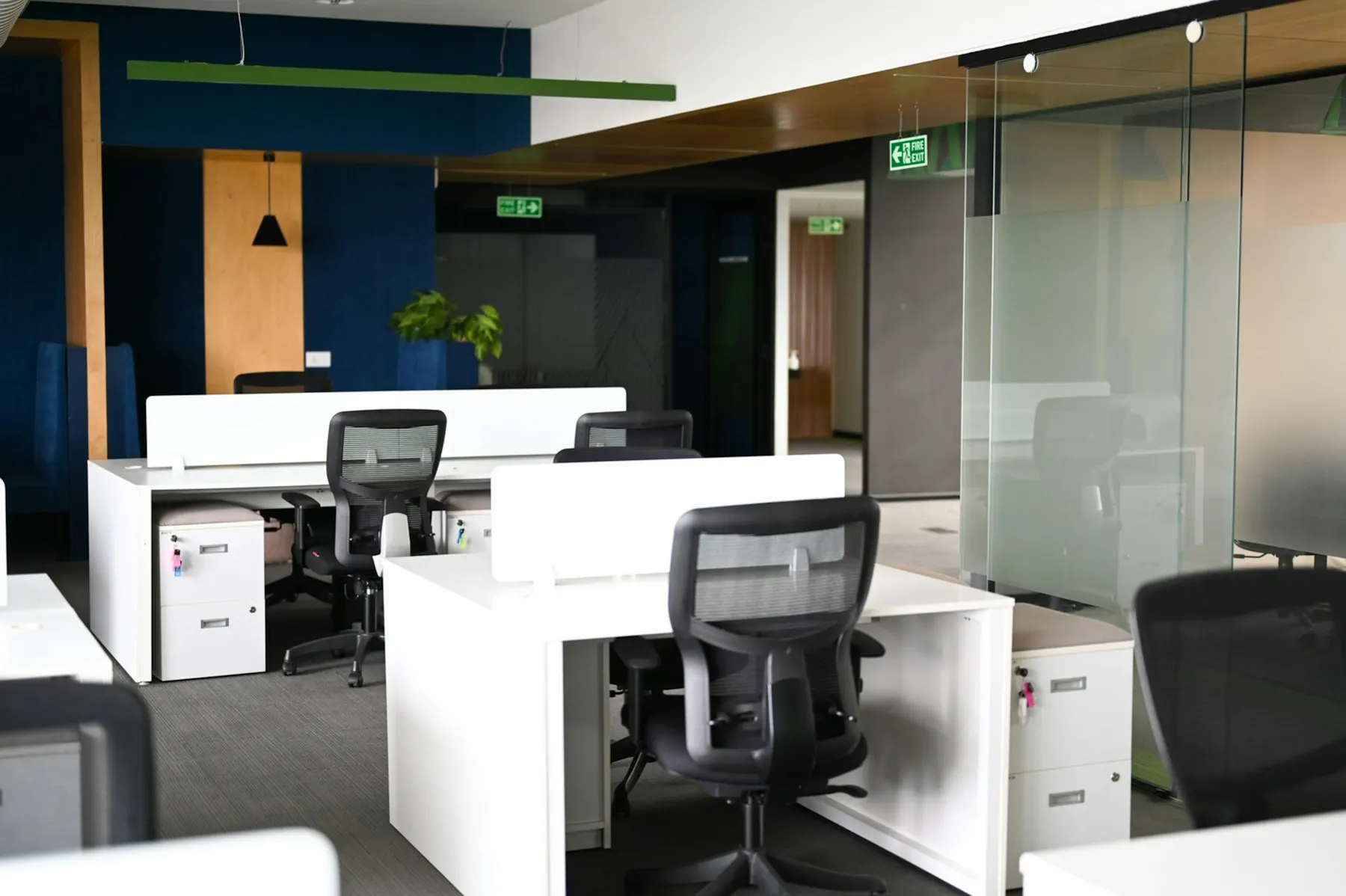Interior contemporáneo de una oficina